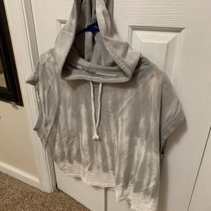 Sleeveless crop top hoodie